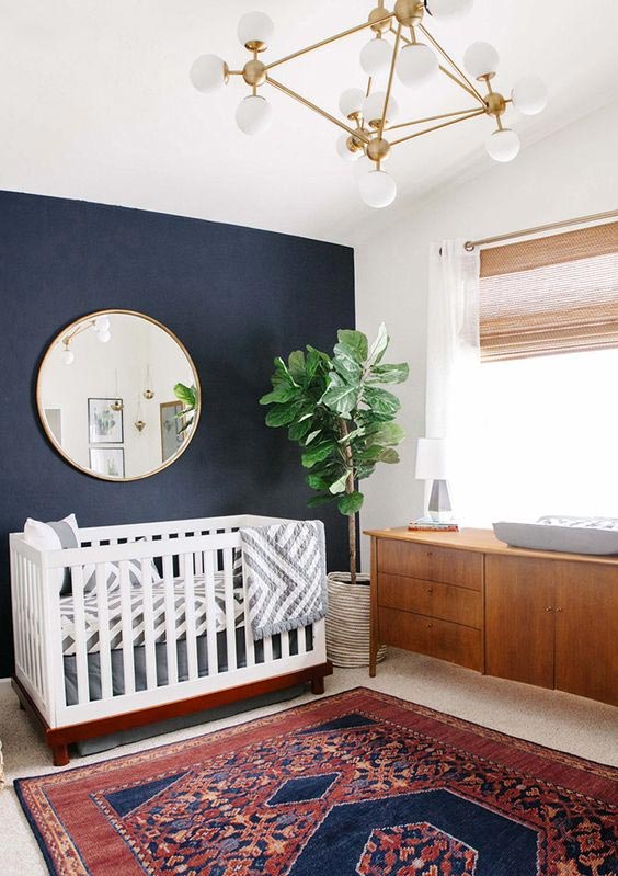 kontrastowa sypialnia dla dziecka, geometryczna lampa, meble retro